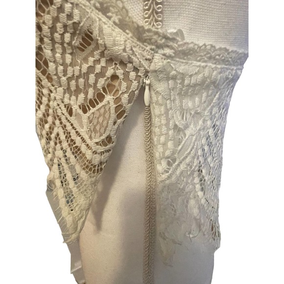 Signature 8 ivory cropped crochet spaghetti strap top size Small - Picture 7 of 13